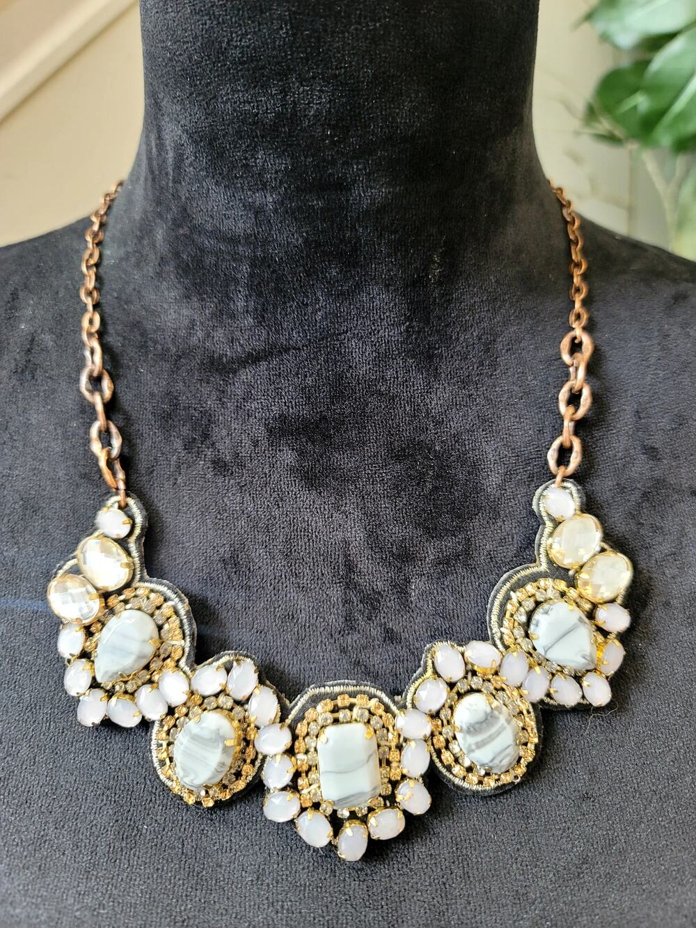 Loft Ivory White Crystal Gold Tone Floral Statement Necklace Chunky Bib